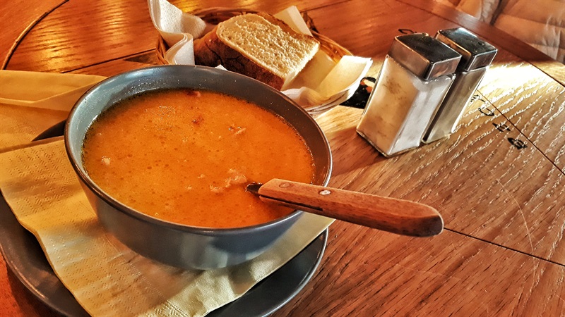 Ciorbă de burtă la Restaurantul Capra Neagră