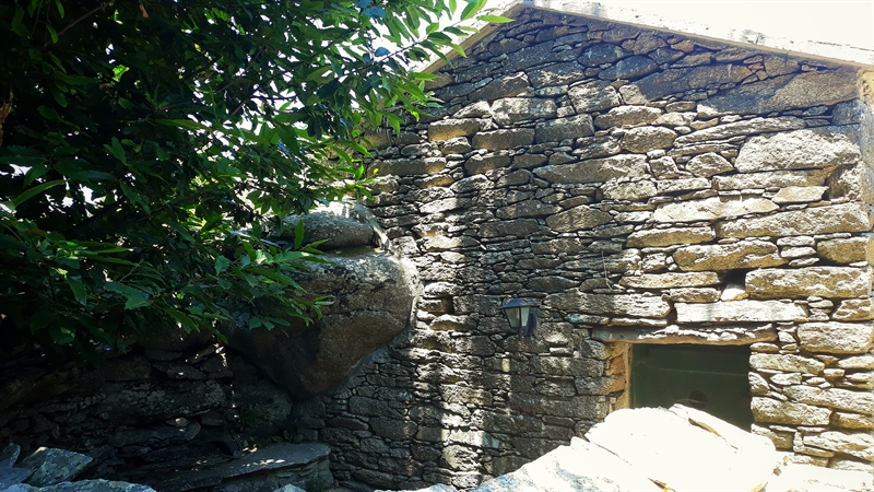 insula ikaria jeep trip casă tradițională ikariană
